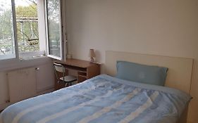 Une Chambre Privee Entre Paris Et Disneyland